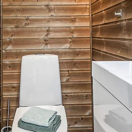 4 Bedroom Amazing In Дом отдыха *